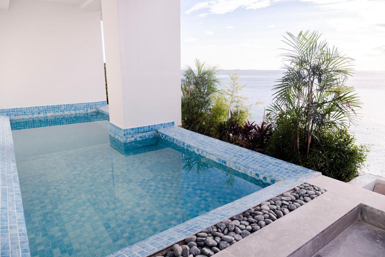 Suite with Private Pool,1256864413:JPEG
