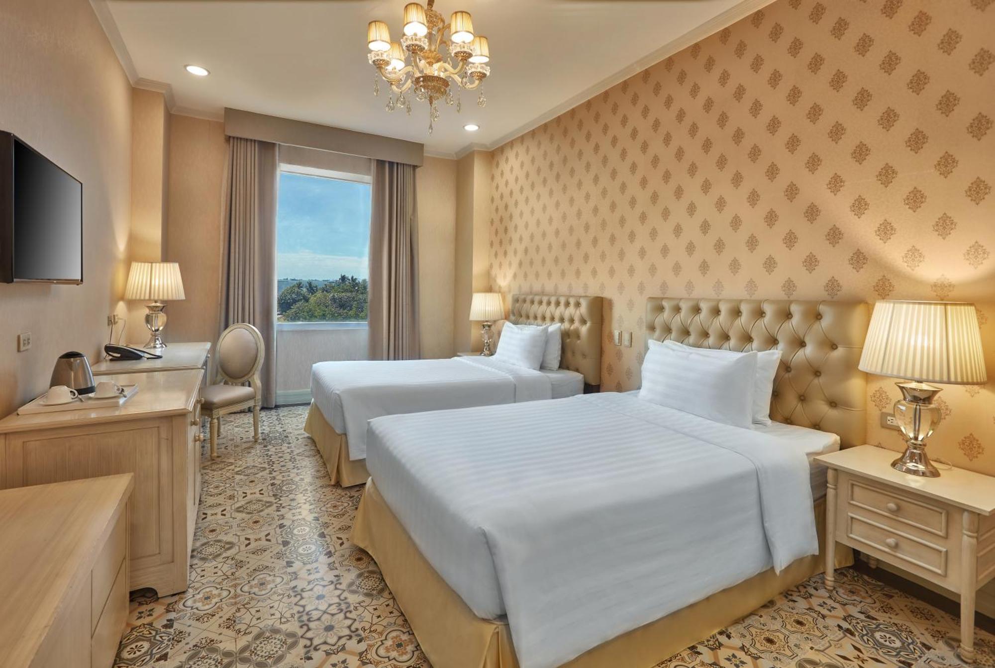 Deluxe Room,1588313999:JPEG