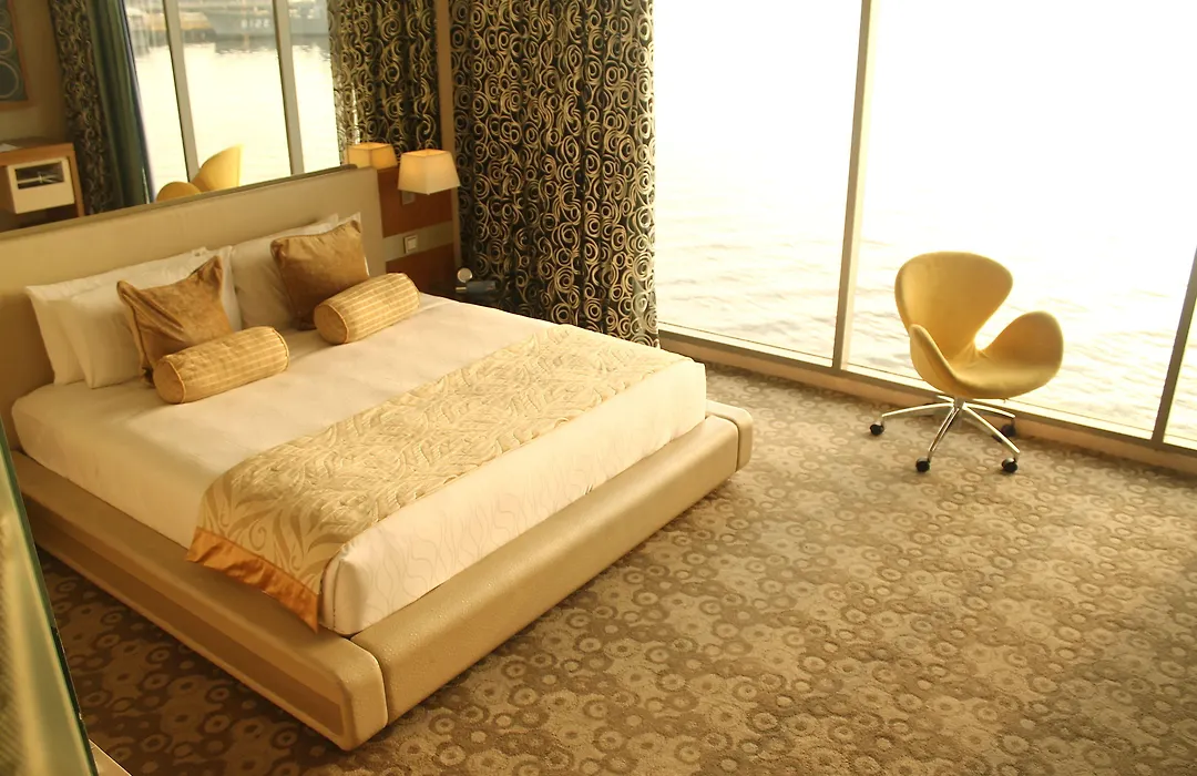 Hotel H2O-1
